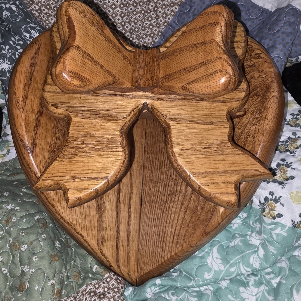Vintage Solid Oak Bow & Heart Corner Quilt Display Hanger - Picture 2 of 14
